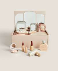 PO/ZH Wooden Vanity Playcase